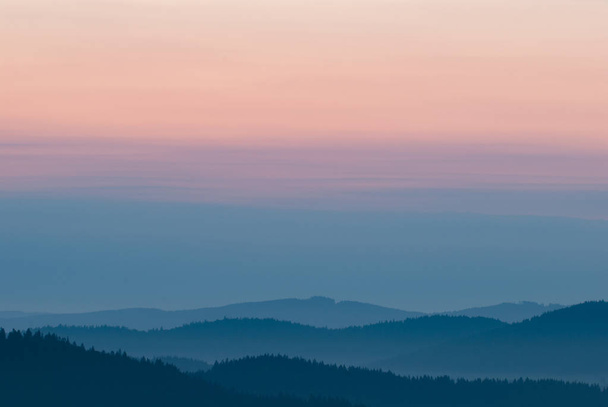 Пастельный фон, красивый горный пейзаж
 - Фото, изображение