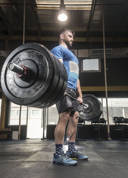 Strong crossfit powerlifter athlete  - 写真・画像