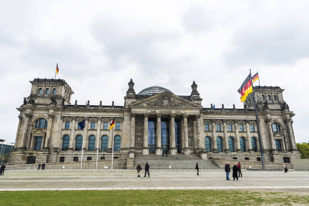 Бранденбурзькі ворота, будівництво, штаб-квартирі німецького парламенту в бути - Фото, зображення