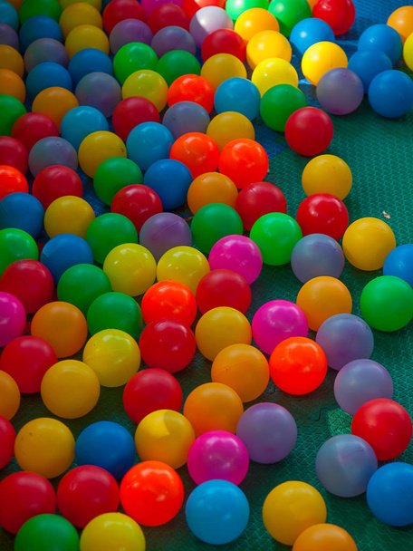 Renkli toplar ve renkli arka plan olarak - Fotoğraf, Görsel