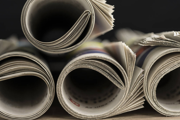 Τυλίγονται εφημερίδες μακροεντολής - Φωτογραφία, εικόνα
