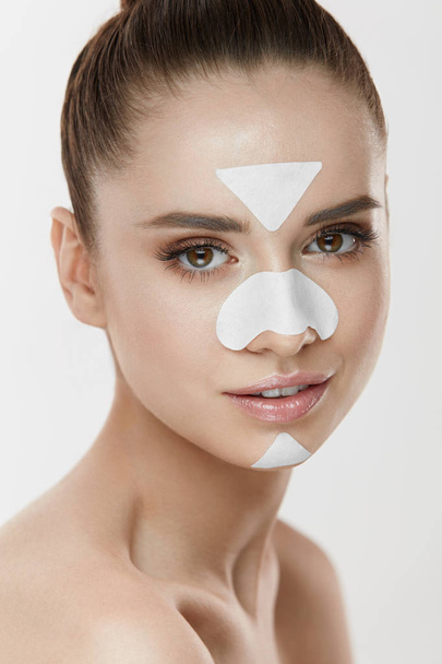 Skin Cleansing. Girl With Patches On Forehead, Nose And Chin - Foto, Imagem