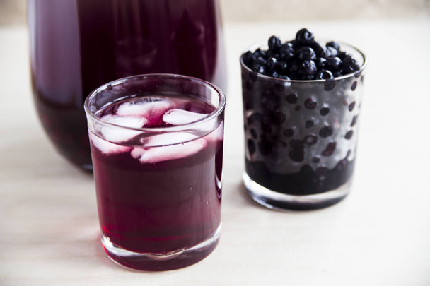 A summer berry drink to cool down and get vitamins - 写真・画像