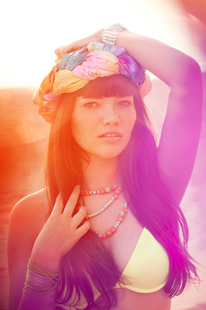 Luxurious beautiful fashionable woman on the beach - Foto, Imagem