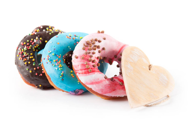 frische Donuts isoliert auf weißem Hintergrund - Foto, Bild
