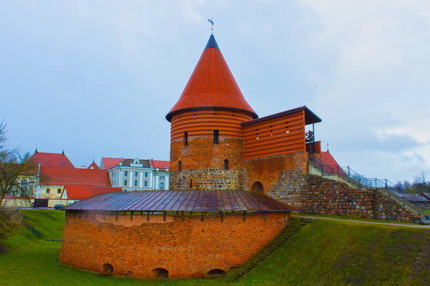 Kaunas kasteel, gebouwd tijdens de halverwege de 14e eeuw, in gotische stijl, Kaunas in Litouwen. - Foto, afbeelding