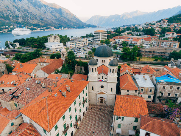 Iglesia La Iglesia Ortodoxa de San Nicolás de Kotor, Montenegro
, - Foto, Imagen