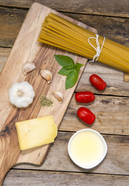 新鮮な食材を使った生スパゲティ  - 写真・画像