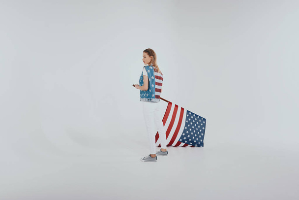 lány az amerikai hazafias felszerelés  - Fotó, kép