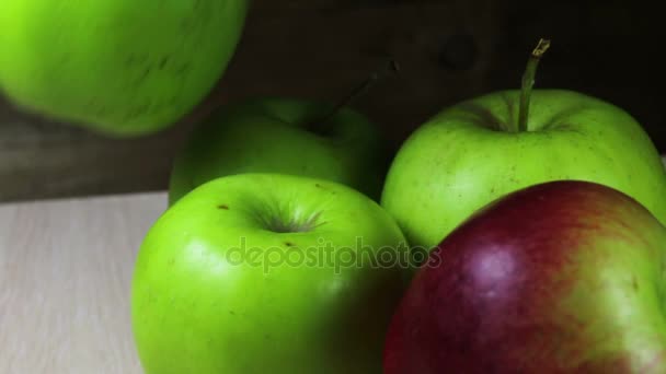 Pečená šťavnatá Zelená jablka - Záběry, video