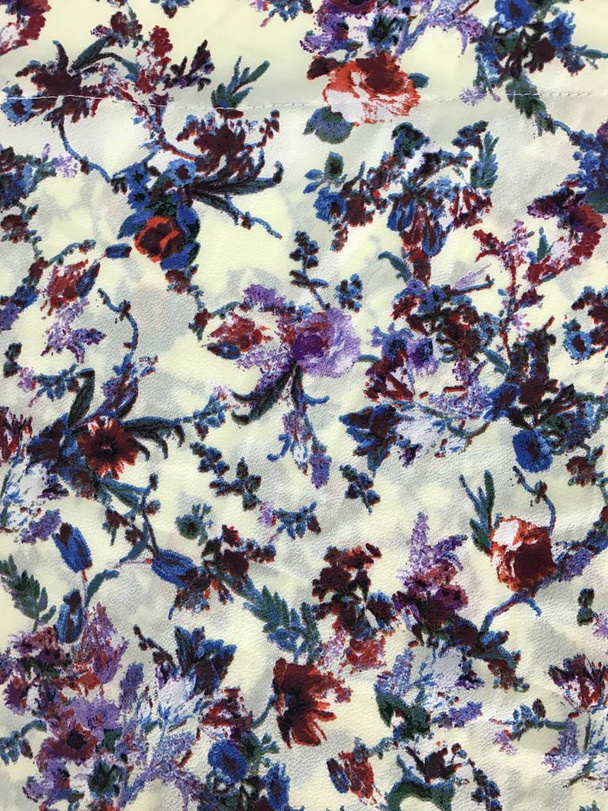 Красивый узор цветов на батиковой ткани
 - Фото, изображение