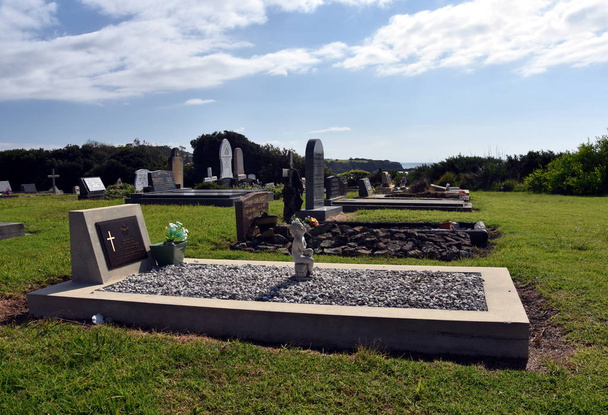 Cemitério Narooma é um incrível cemitério artístico
 - Foto, Imagem