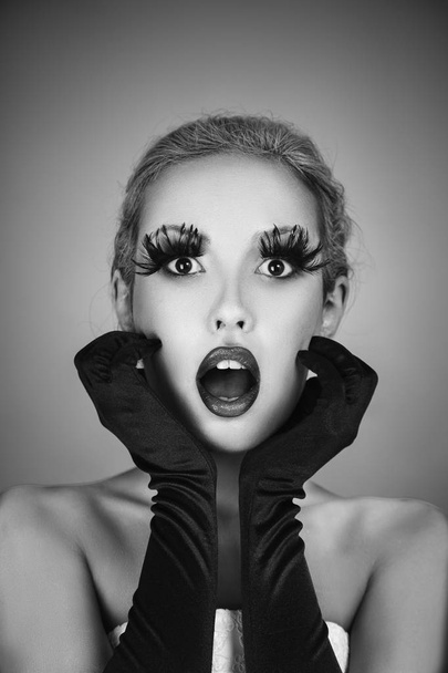 Mode schöne Frau mit kreativer Kunst Make-up - Foto, Bild