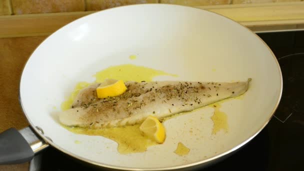Cod in a baking pan - Footage, Video