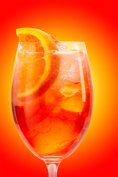 glass of aperol spritz cocktail - Foto, Imagem
