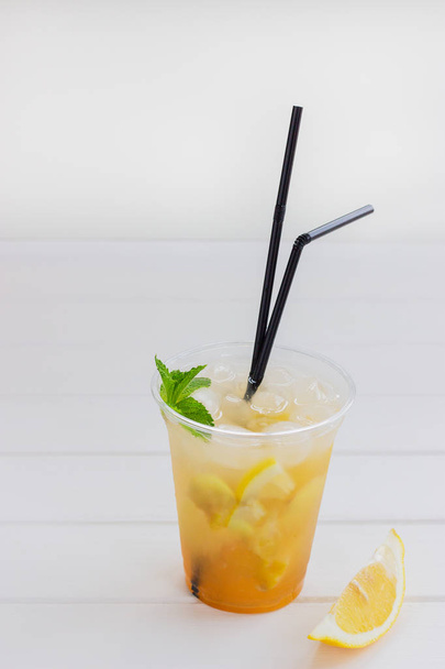 Lemonade citrus non-alcoholic. - Фото, изображение