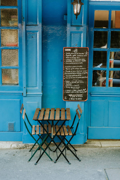 Cute french cafe in Paris - Foto, Imagen