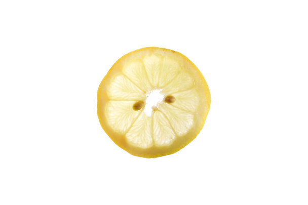 solo rebanada aislada de limón sobre fondo blanco
 - Foto, Imagen