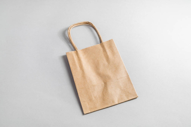 Утилизированный бумажный мешок
 - Фото, изображение