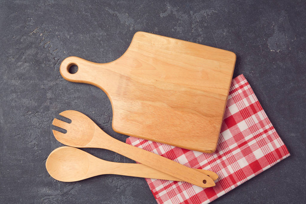 board, tablecloth and utensils - Fotografie, Obrázek