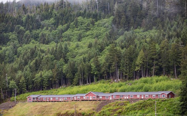 Lodge en bois en Alaska
 - Photo, image