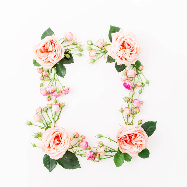 Roze rozen op wit - Foto, afbeelding