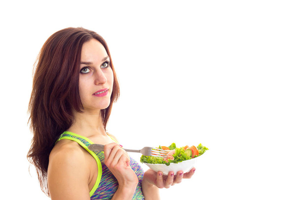 Sportif kadın holding salata - Fotoğraf, Görsel
