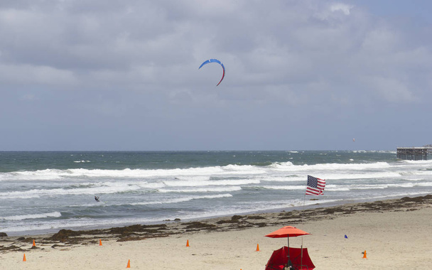 kitesurf do vento
 - Foto, Imagem