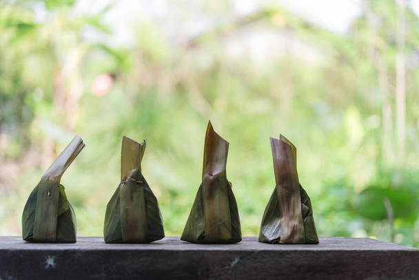 Пару борошно з кокосової начинкою, Kanom Саі Сай, Тайська десерт - Фото, зображення