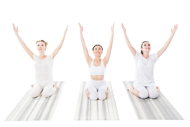 mujeres practicando yoga - Foto, imagen