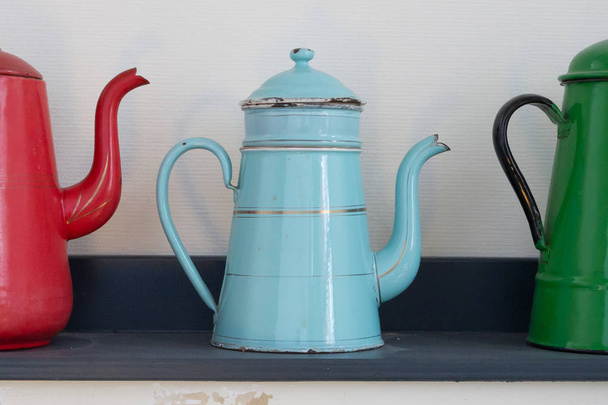 Antika mavi çaydanlık - Fotoğraf, Görsel