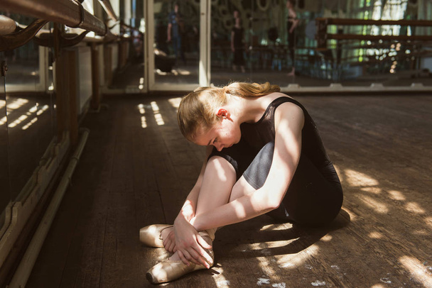 Young ballet dancer practicing in class. - Photo, Image