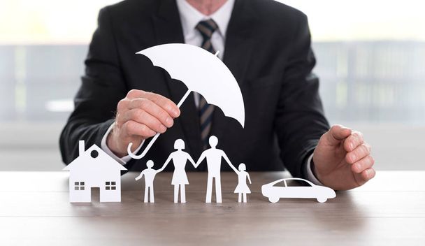 Concept of house, family and car protection coverage - Foto, imagen