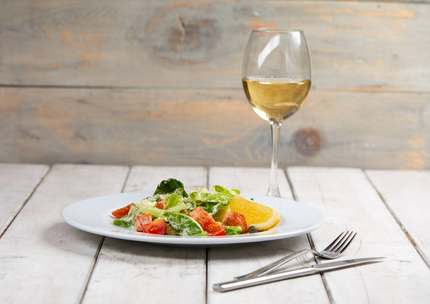 tasty salad with wine  - Foto, Imagem