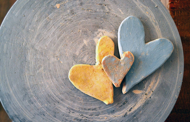 Tři srdce clay na hrnčíři kola - Fotografie, Obrázek