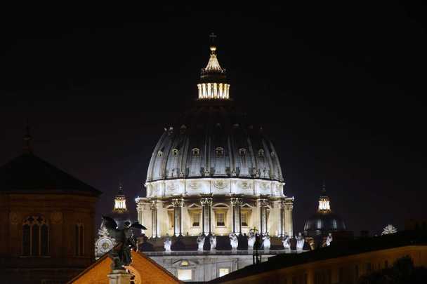 купол базиліки святого Петра
 - Фото, зображення