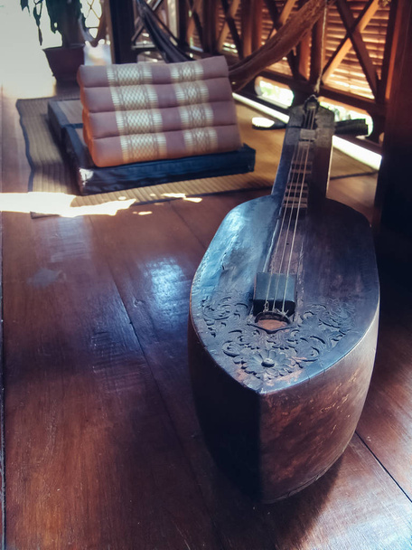 Instrumento musical - Sudeste Asiático Música, Camboya - Khmer Krap
 - Foto, imagen
