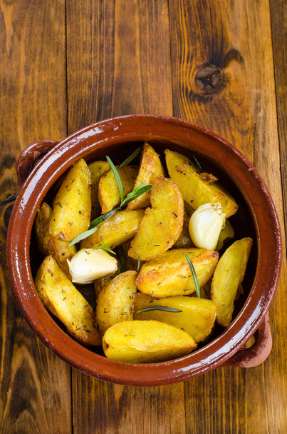 Жареный картофель клинья
  - Фото, изображение