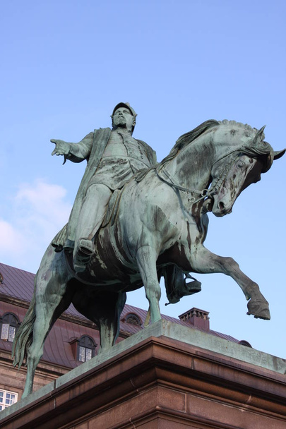 standbeeld van Frederik Vii in Kopenhagen, de hoofdstad stad van Denemarken - Foto, afbeelding