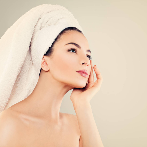 Skincare and Spa Concept. Healthy Spa Woman with Clear Skin - Foto, immagini