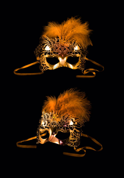 Maschera carnevale d'oro
.  - Foto, immagini