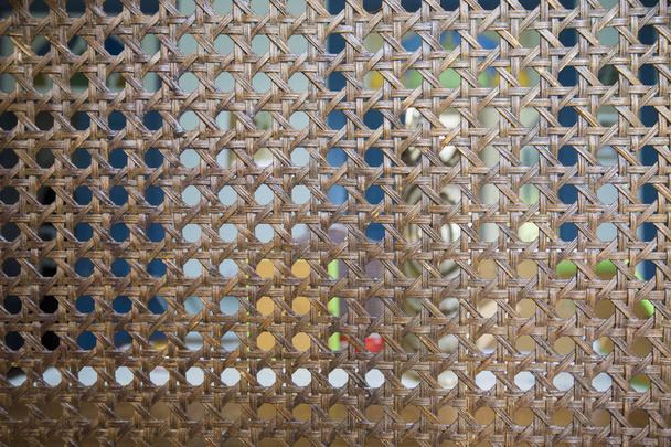Плетеная коричневая древесина со многими цветами фона
. - Фото, изображение