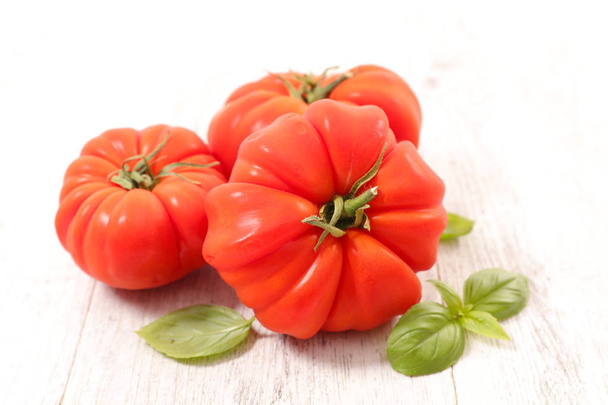 fresh ripe tomatoes  - Фото, зображення