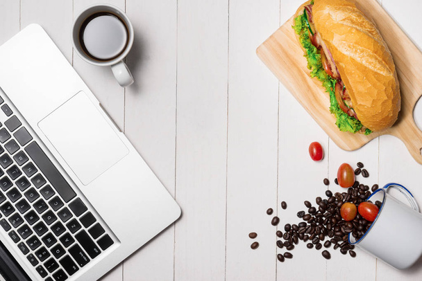 Сэндвич Пан Ми с кофе
 - Фото, изображение