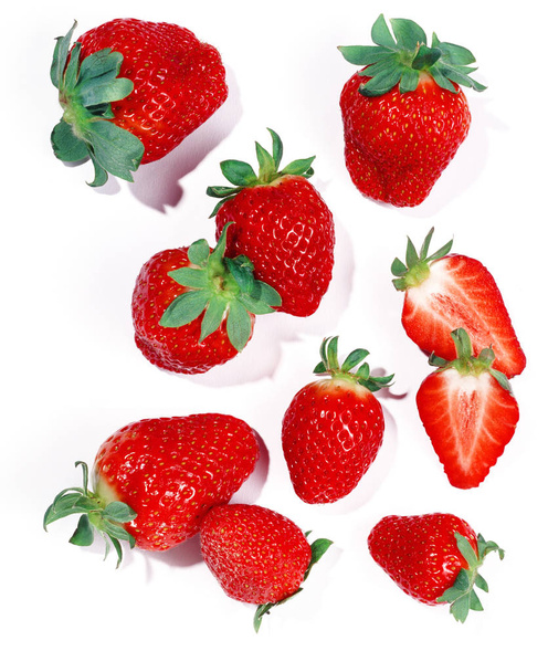 fresas aisladas sobre blanco
 - Foto, Imagen