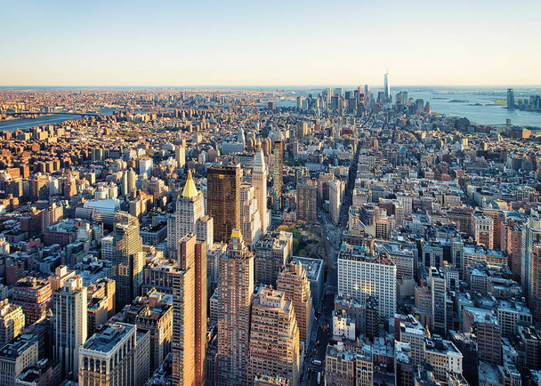 Luftaufnahme der Skyline in Downtown und Lower Manhattan nyc - Foto, Bild