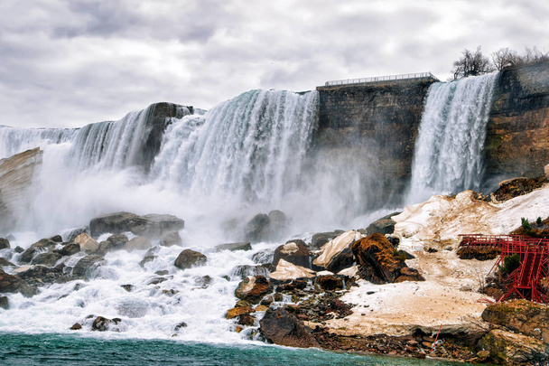 schöne Niagara fallen von unserer Seite - Foto, Bild