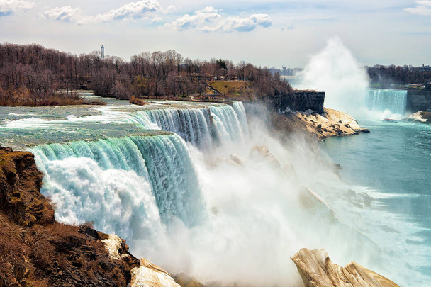 Niagara Falls Yhdysvallat aikaisin keväällä
 - Valokuva, kuva
