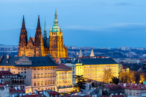 Complejo del Castillo de Praga con la Catedral gótica de San Vito, Hradjalá
,  - Foto, Imagen