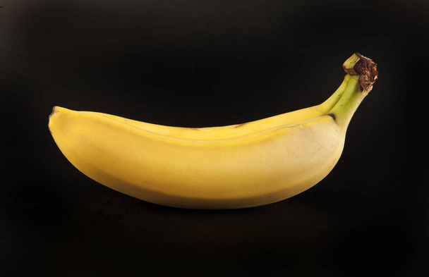 banana su sfondo nero primo piano
 - Foto, immagini